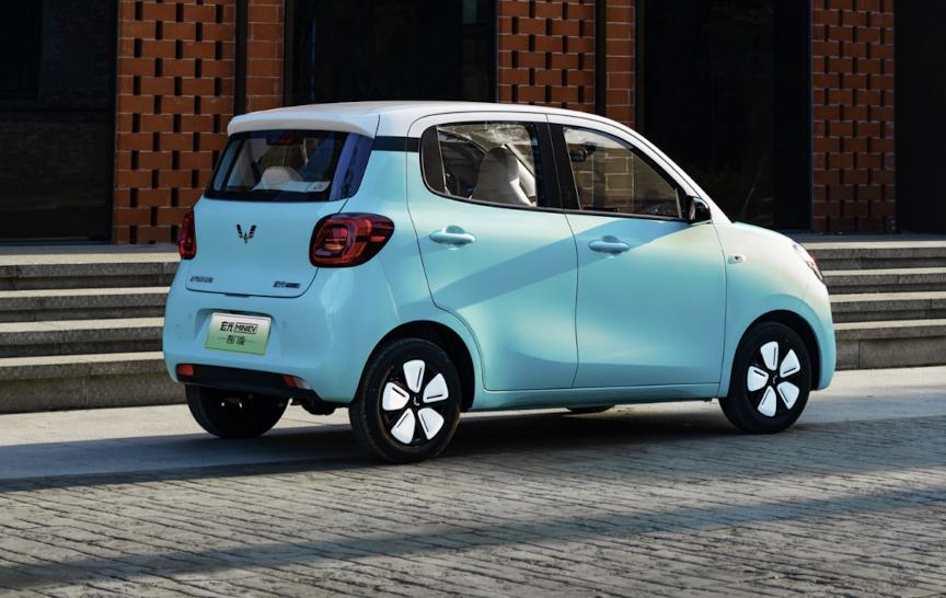 五菱汽车发布新款五菱宏光MINI EV新车官图,搭载30kW电机