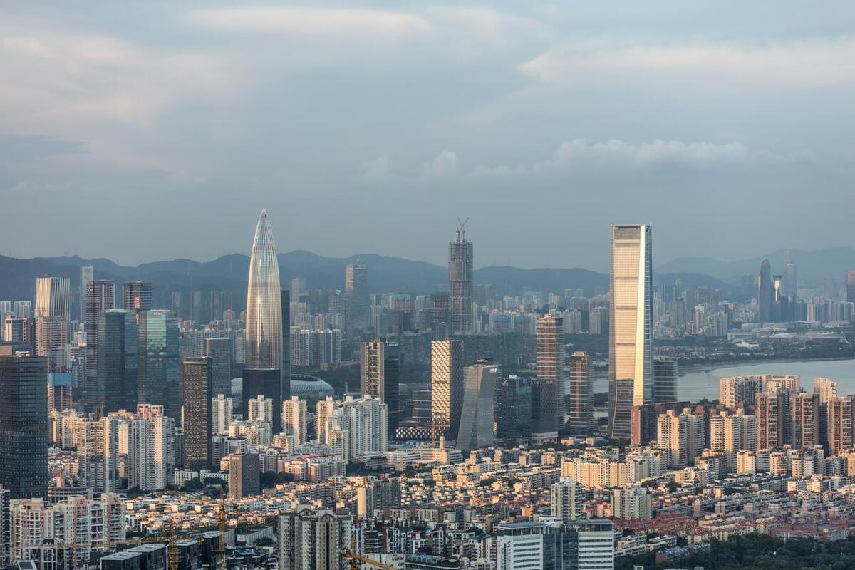 深圳楼市成交增 54.6% 核心区房价连跌 4 年超 23%