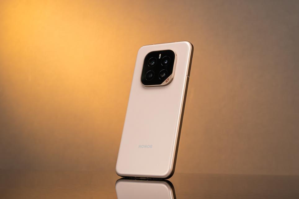 荣耀更猛了,7200mAh+3nm旗舰芯片+50倍变焦,如今跌至3159元起